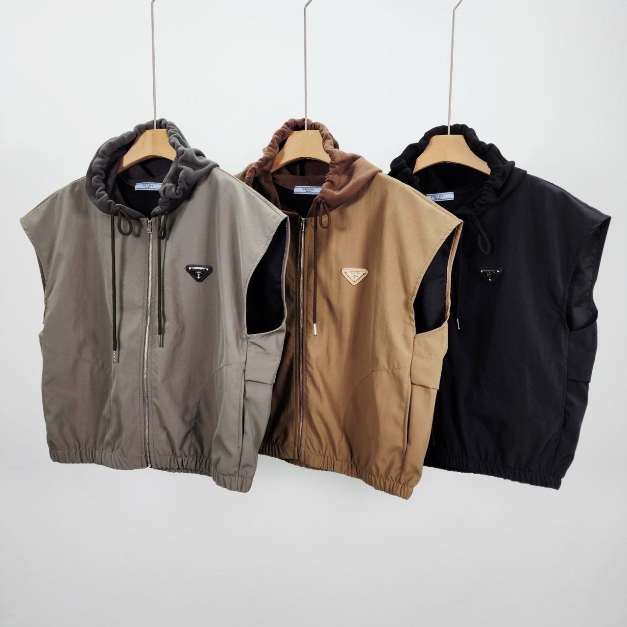 프라다 PRD 배색후드 나일론 조끼