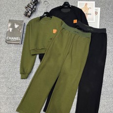 로에베 2025 가을 신상 스타일 정장 라운드넥 숏탑+스트레이트팬츠 세트