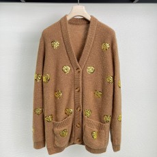 발렌티노 25FW 가을/겨울 신상품 하트 스팽글 자수 V넥 니트 카디건