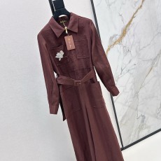 로로피아나 입체 꽃 자수 라펠 점프 수트 원피스