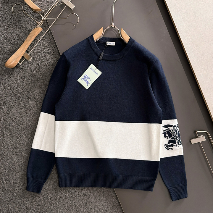 버버리 25FW 워호스 크루넥 스웨터