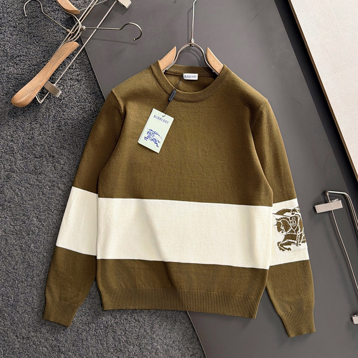 버버리 25FW 워호스 크루넥 스웨터