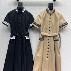 디올 시리즈의 작은 벌 반팔 버튼다운 드레스