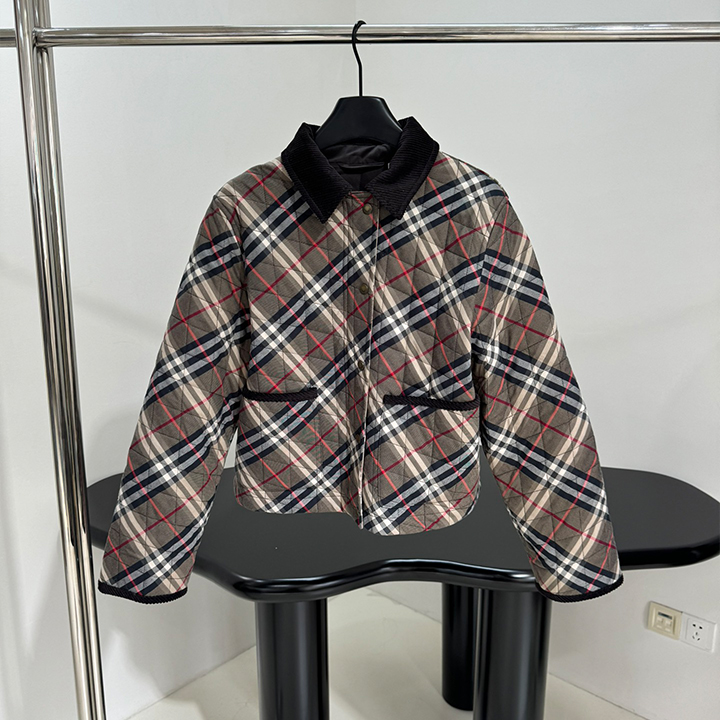 버버리 25 가을/겨울 신상품 짧은 플레드 퀼팅 코튼 재킷