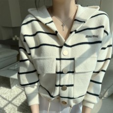 미우미우 20456_MIU 탄탄 단줄 니트 후드 자켓9