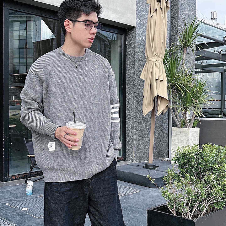 톰브라운 TB 클래식 라운드넥 풀오버 스웨터