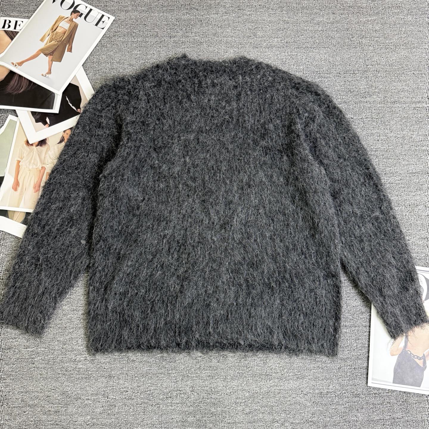 지방시 새로운 모헤어 레터 자카드 니트 스웨터