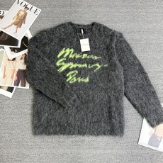 지방시 새로운 모헤어 레터 자카드 니트 스웨터