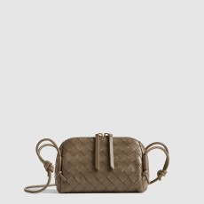 보테가베네타 인트레치아토 콘서트 파우치 794258