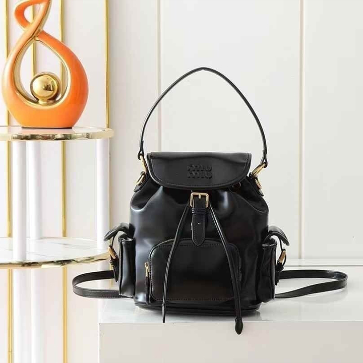 미우미우 백팩 소