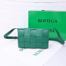 보테가 베테가 카세트백 2가지사이즈
