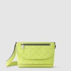 루이비통 펄스 메신저 M14079