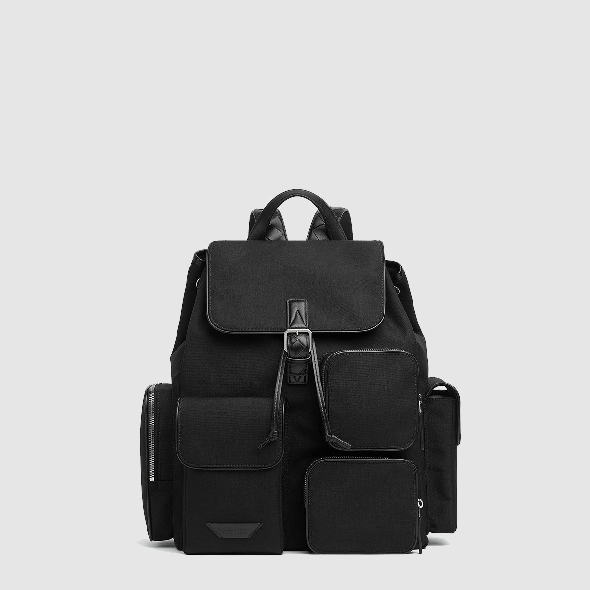 보테가베네타 크로스로드 멀티 포켓 백팩 837377