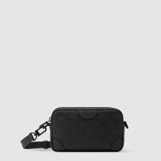 루이비통 트로카데로 웨어러블 월릿 M26737