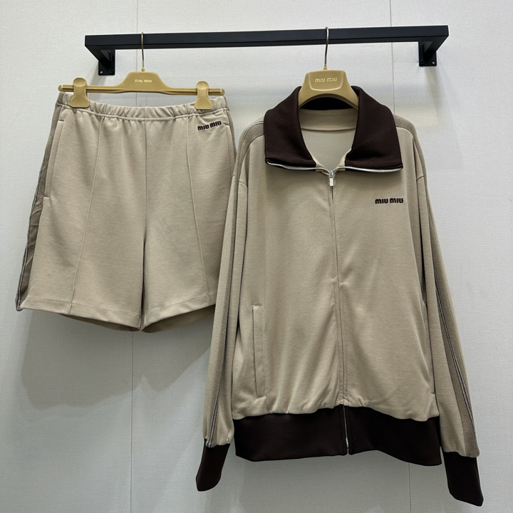 미우미우 스포티 씬 집업 재킷