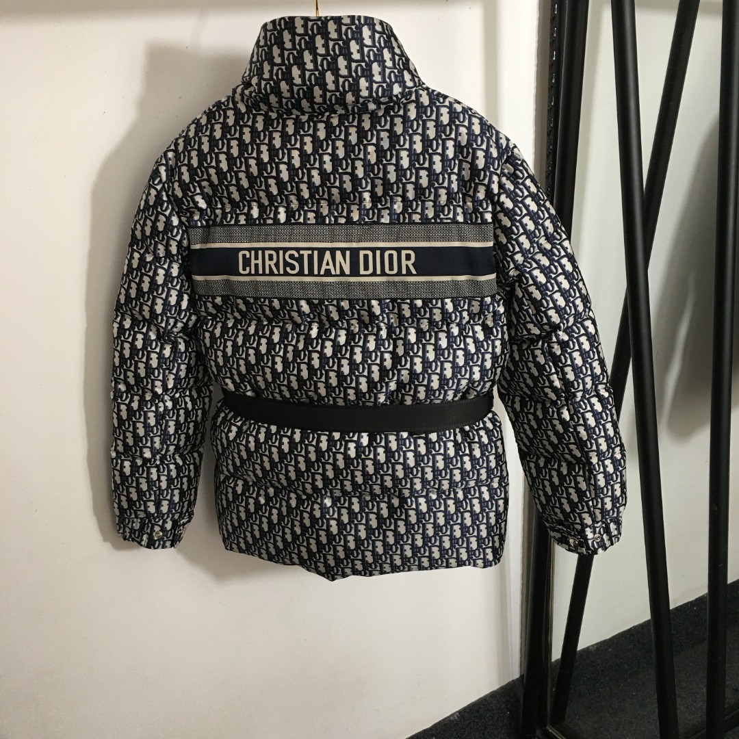 디올 New 모노그램 로고 자수 자카드 스탠드 칼라 슬림 허리 긴팔 코튼 재킷