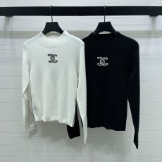 샤넬 2025 가을/겨울 컬렉션 더블 C 자수 니트 롱슬리브 탑