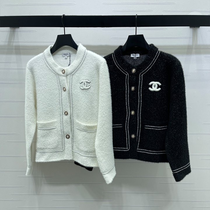 샤넬 2025 가을/겨울 컬렉션! 크루넥 체인 니트 가디건