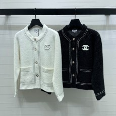 샤넬 2025 가을/겨울 컬렉션! 크루넥 체인 니트 가디건