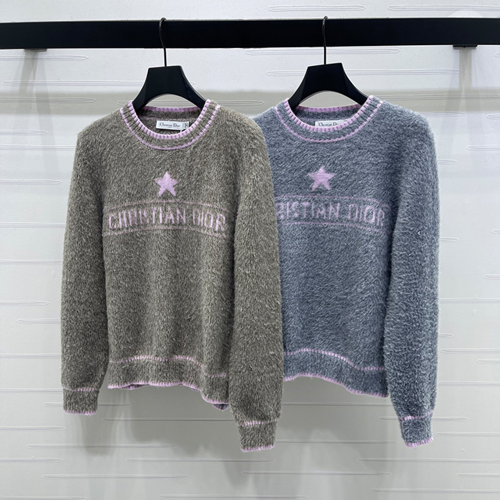 디올 2025 가을/겨울 최신 컬렉션 크로셰 레터 니트 스웨터