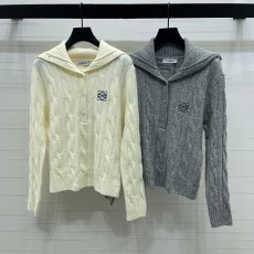 로에베 2025 가을/겨울 최신 컬렉션 칼라 케이블 니트 가디건 스웨터