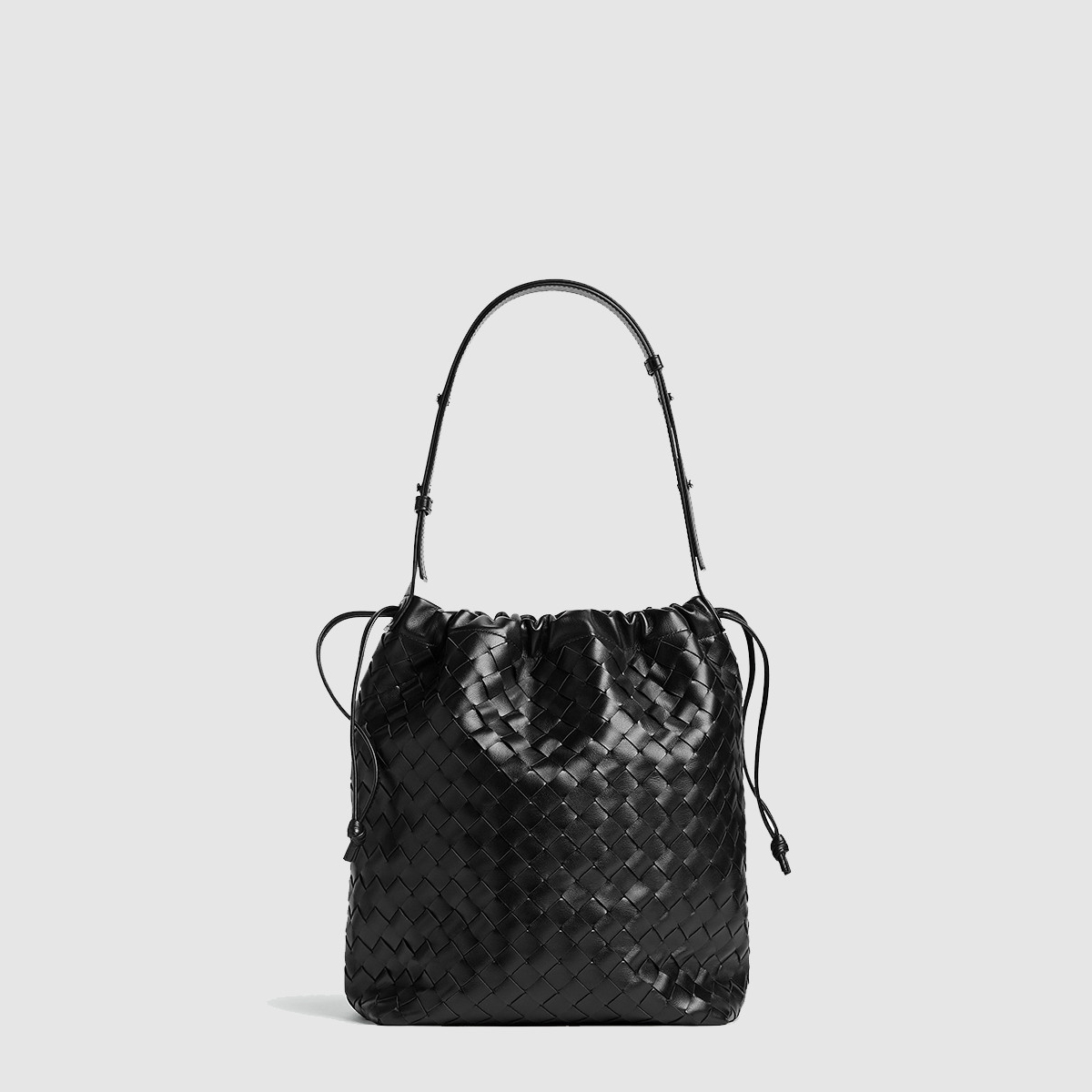 보테가베네타 인트레치아토 비블리오테카 버킷 백 836020