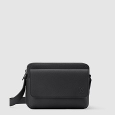 루이비통 보딩 메신저 M15265