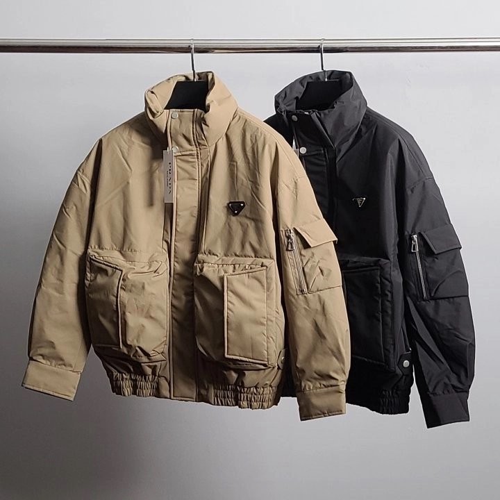 프라다 PRD 덕다운 로고와펜 포켓 패딩 점퍼