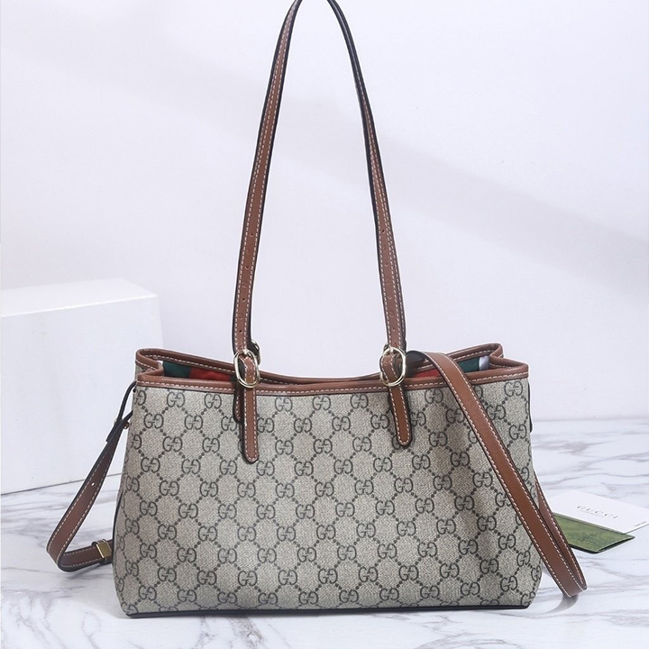 구찌 앰블럼 스몰 토트