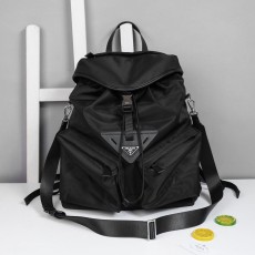 프라다 리라일론 변우석 백팩