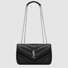 생로랑 MATELASSÉ 램스킨 소재의 LOULOU 스몰백 801437