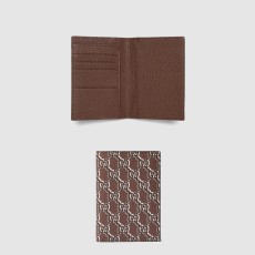 구찌 GG 섀도우 여권 지갑 802025