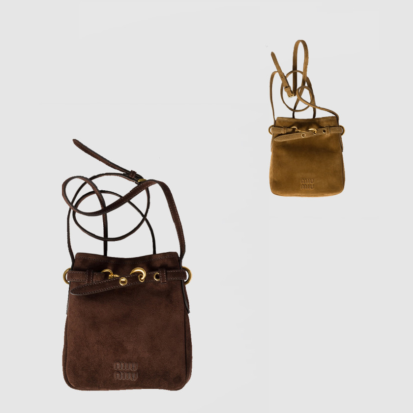 미우미우 스웨이드 파우치 5NR461