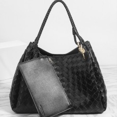 보테가베네타 안디아모 파라슈트