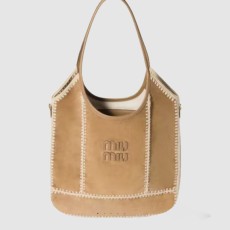 미우미우 가죽 토트백 5BG231