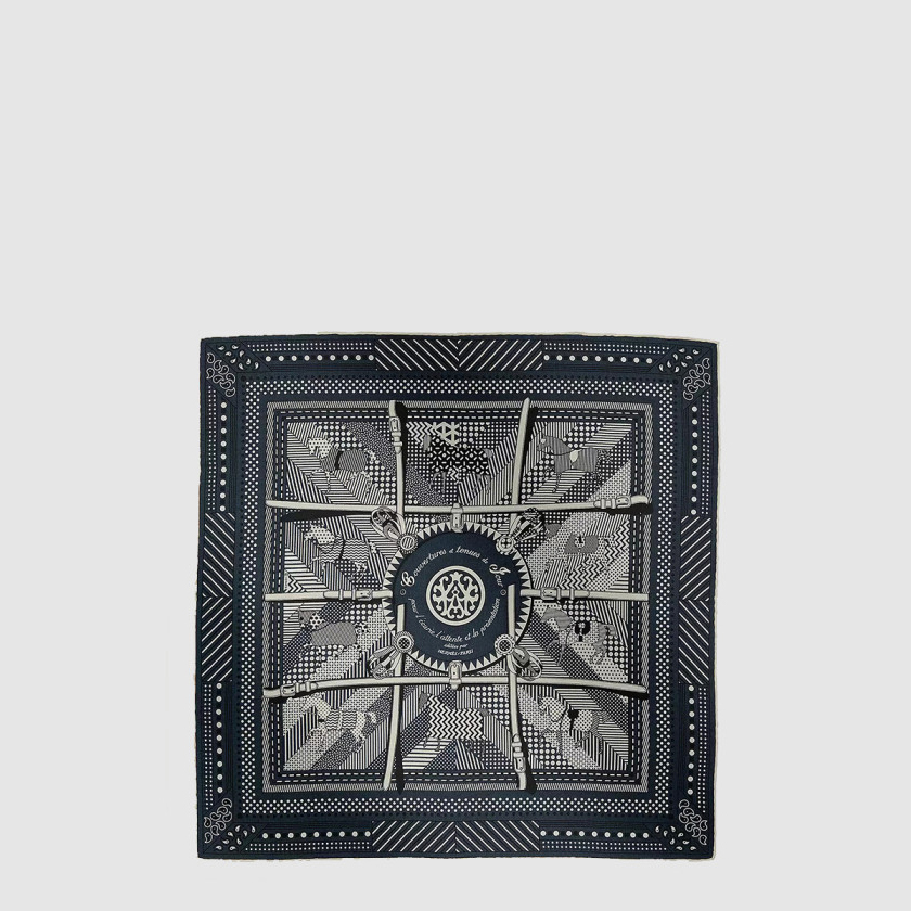 에르메스 Couvertures et Tenues de Jour Bandana 스카프 140