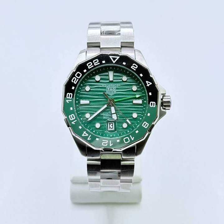 태그호이어 아쿠아레이서 프로페셔널 300 GMT TA19