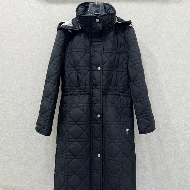 디올 스티치 솔기 디테일의 디올 까나주 후드 롱 코튼 코트