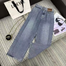 로에베 시크하고 세련된 룩을 연출하는 고품질 와이드 레그 진