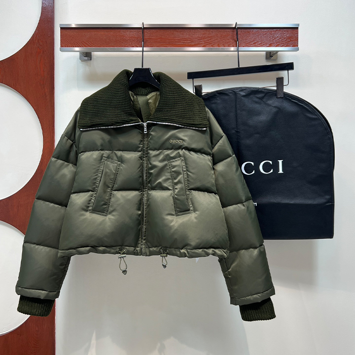 구찌 밀리터리 그린 숏 다운 재킷은 숏컷