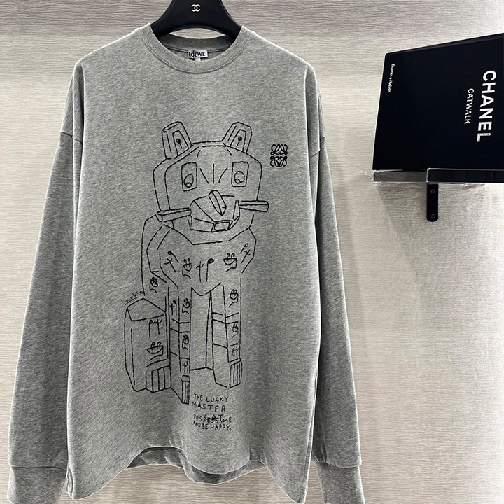 로에베 라운드넥 자수 긴팔 탑