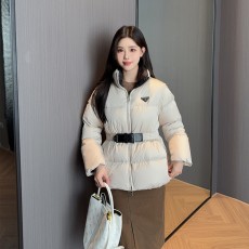 프라다 최신 가을/겨울 스탠드 칼라 가죽 허리 조임 다운 재킷