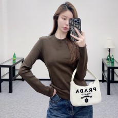 셀린* 2025 신상품 라운드넥 자수 코튼 긴팔 탑