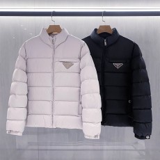 프라다 뉴 트라이앵글 로고 스탠드 칼라 웜 다운 재킷