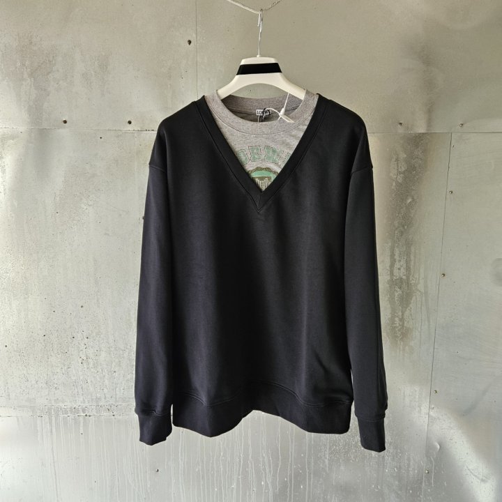 로에베 브이넥 트롱프뢰유 스웨이트셔츠