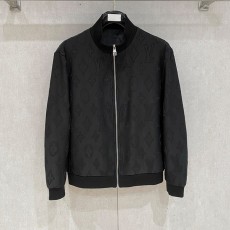 루이비통 가을/겨울 캐주얼하고 스타일리시한 재킷