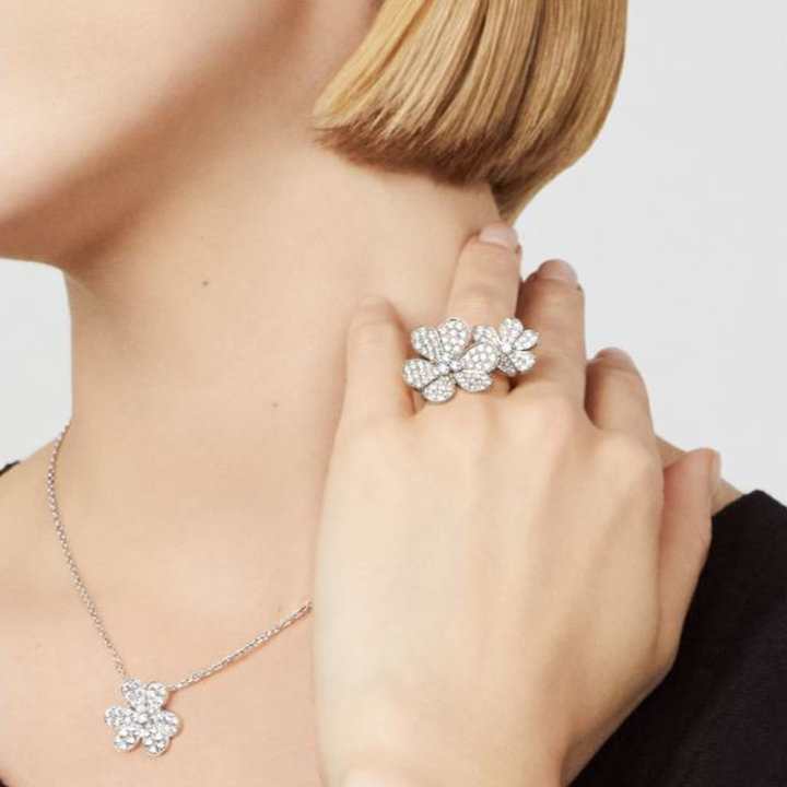 반클리프 프리볼 비트윈 더 핑거 링 실버 VCF08