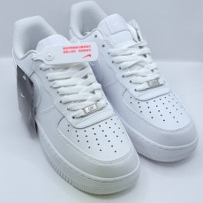 나이키 에어 포스 1 '07 NK04