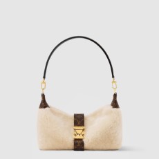 루이비통 포쉐트 미아 M26245