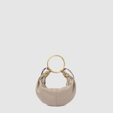 끌로에 그레인드 가죽 스몰 CHC24AS611N7223W